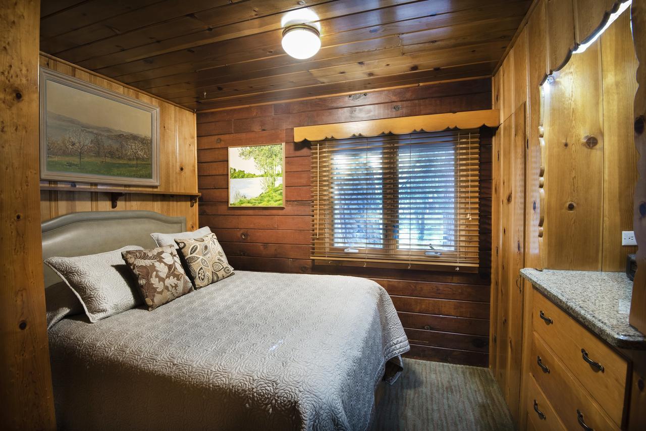 Chalet 48 Sugar Pine *